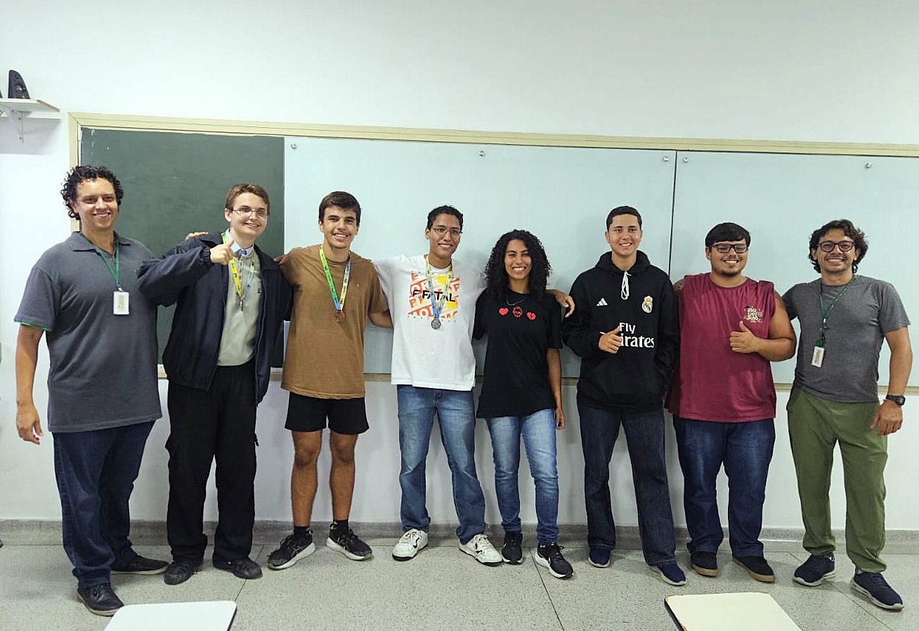 Imagem 1: Alunos e professores do IFSP Campus Caraguatatuba