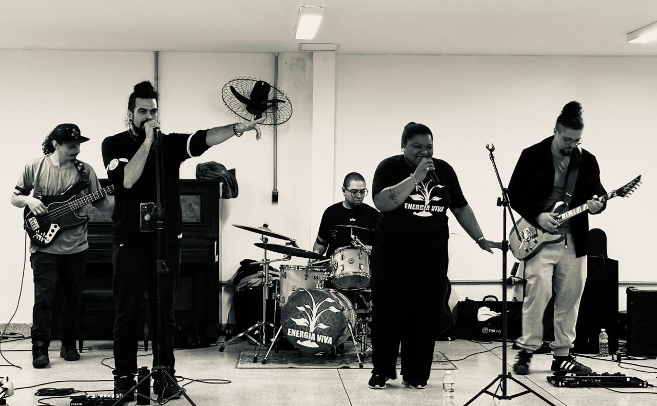 Imagem 4: Apresentações artísticas e culturais marcaram a programação do evento aproximando estudantes e comunidade externa