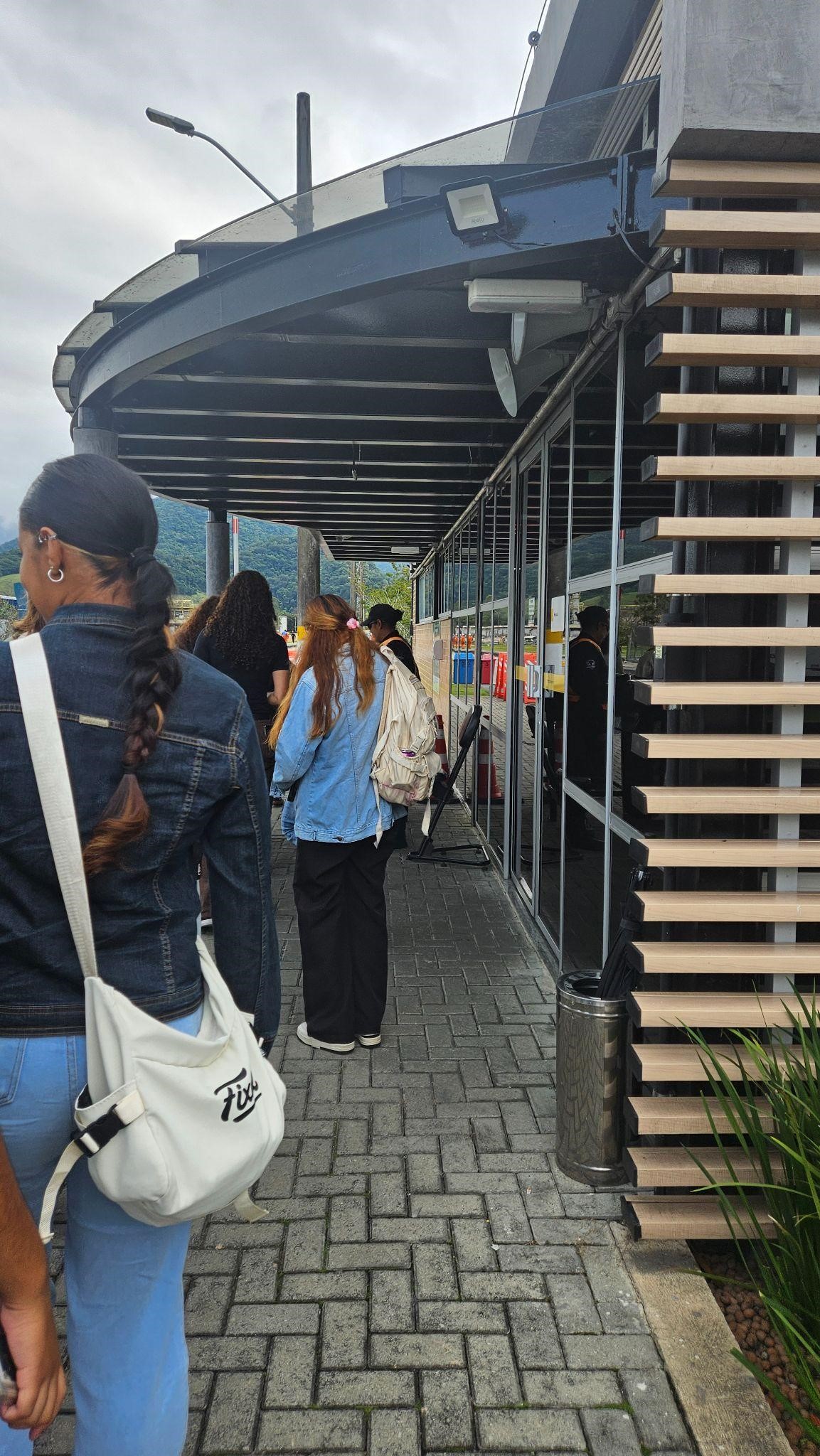 Imagem 1: Chegada dos estudantes à UTGCA