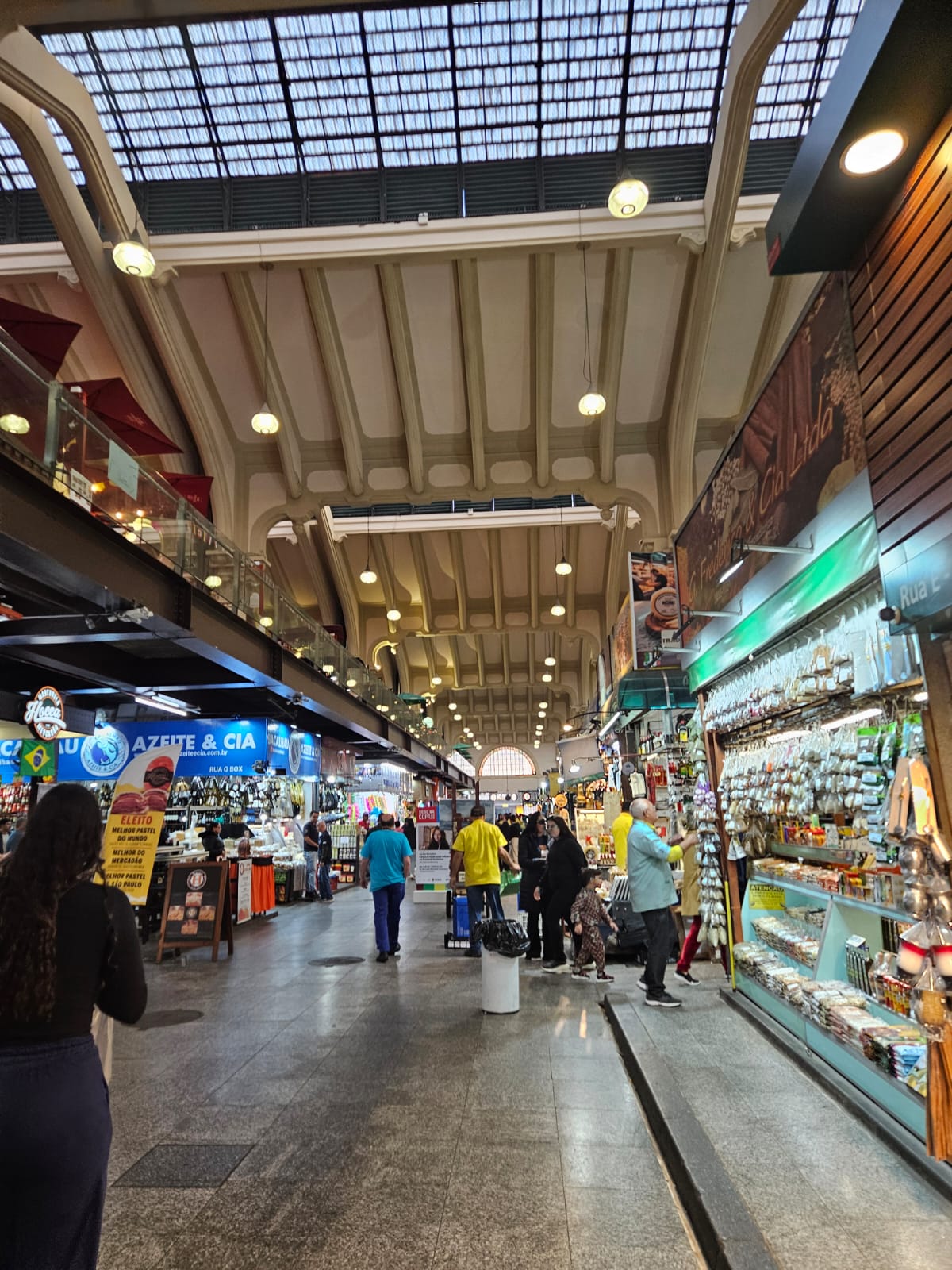 Imagem 2: interior do mercadão