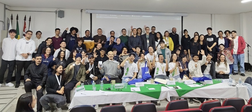 Imagem 1: Hackathon 2026 reuniu estudantes, servidores, parceiros e representantes do poder público em uma maratona de inovação voltada à educação pública.
