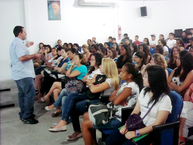 Alunos ingressantes acompanham palestra sobre 'Conservação do Patrimônio e Corrupção'