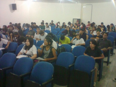 Público presente na palestra da tarde