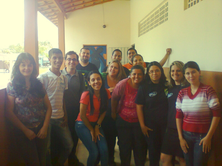 Estudantes de Matemática junto com o professor Francisco Leitão
