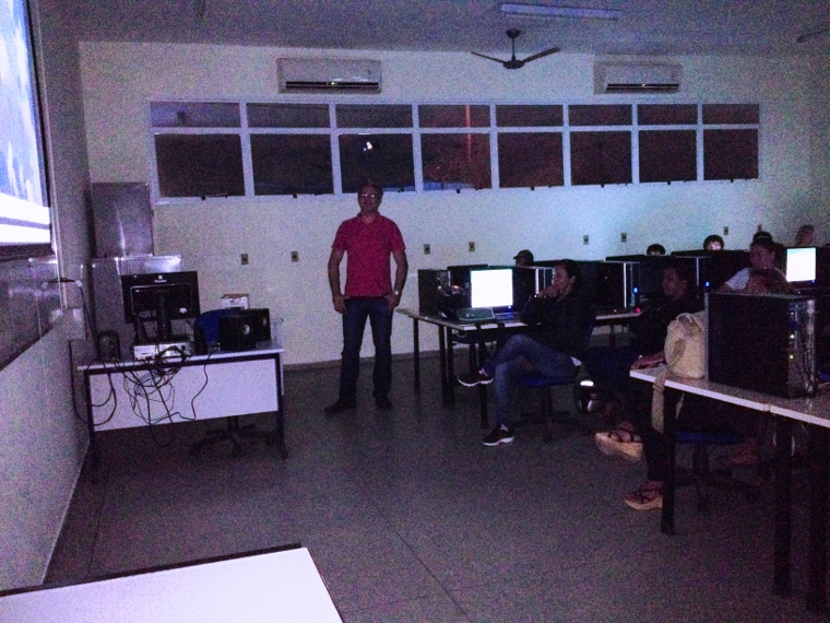 Palestra “aquecedor Solar de baixo custo” do Prof Samir Fagury (IFSP campus CAR