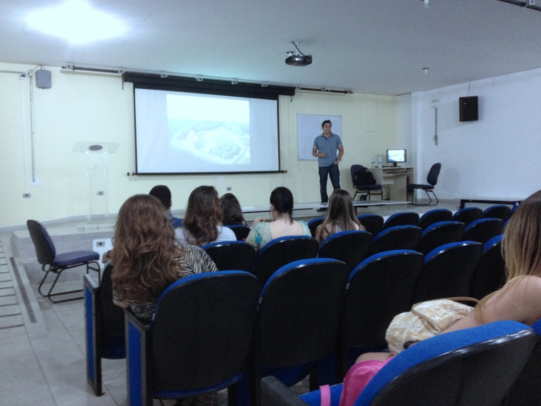 Palestra “Ecoparques tecnológicos” do Prof Ms. Douglas Salvador 