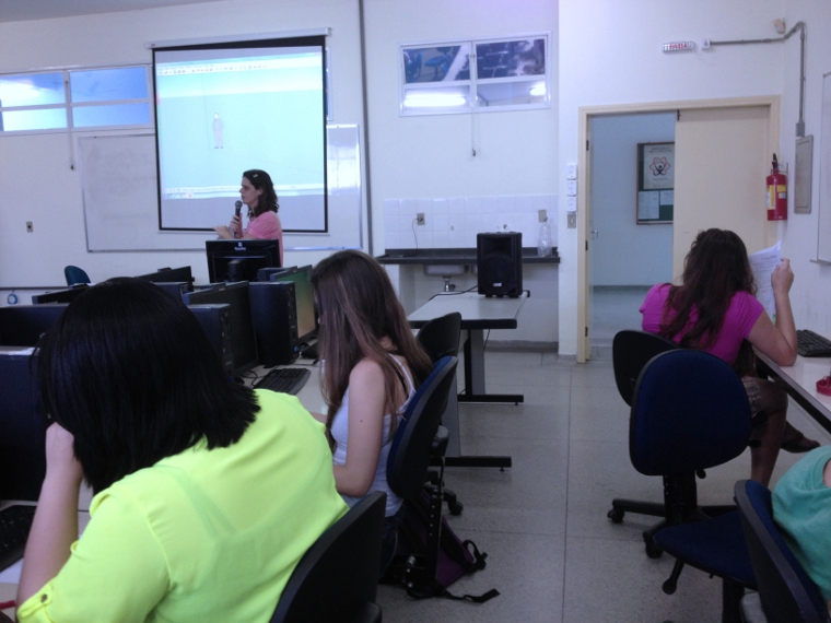 Mini curso de Sketch Up realizado pela Prof. Janine Lougon Moulin (IFSP campus Caraguatatuba)