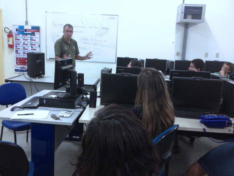 Palestra “Empreendedorismo– dicas úteis para recém formados” do Prof Dimas Noronha (Faculdades Módulo Caraguatatuba)