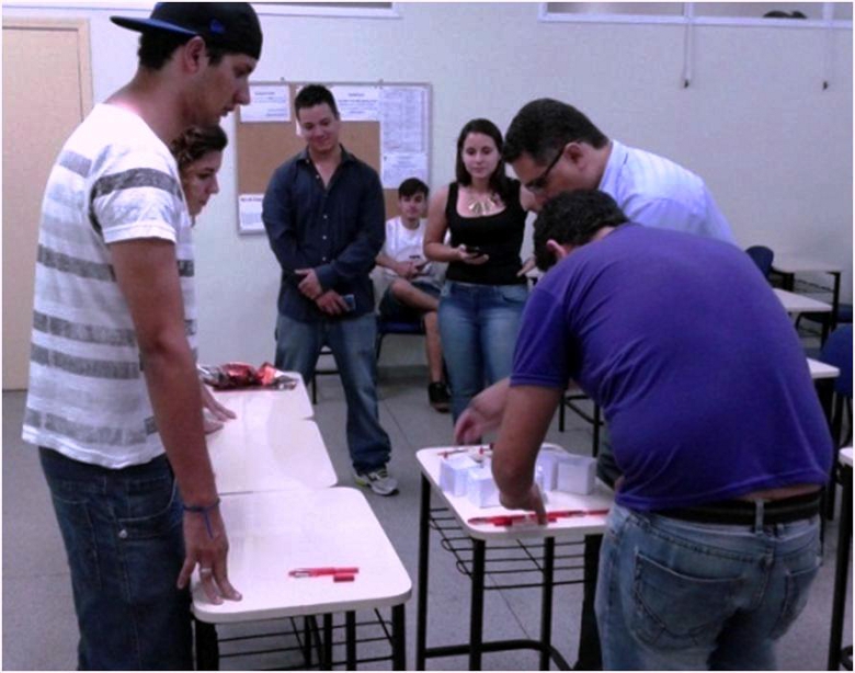 Alunos participando do mini curso LEAN