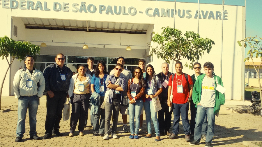 Professores e estudantes do IFSP campus Caraguatatuba presentes no campus Avaré do IFSP