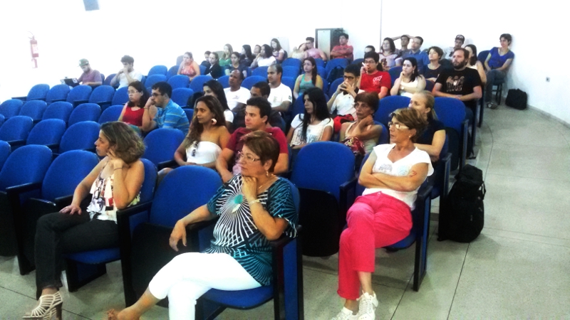 Público presente ao colóquio