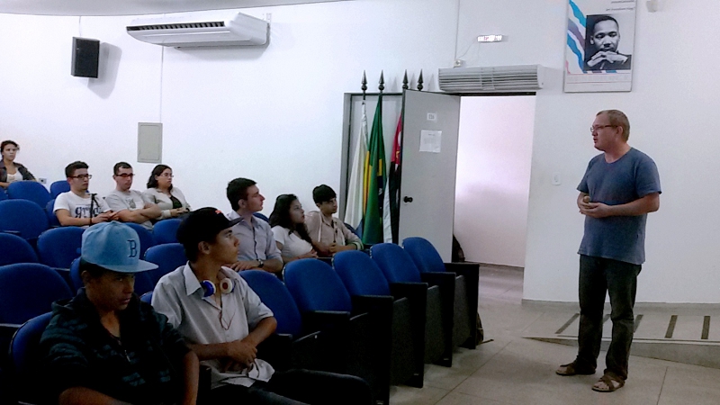 Professor Nelson abriu a Semana de Guerra nas Estrelas e recebeu o público presente