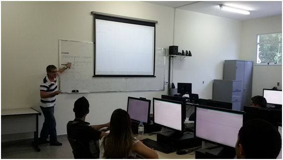 Professor Odilthom durante a oficina 1