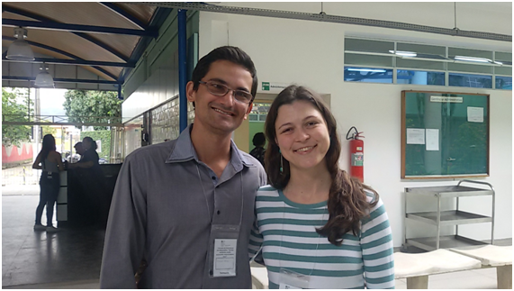Professores Rafael e Jaqueline que realizaram um trabalho interdisciplinar na oficina 3