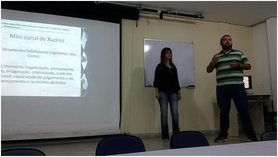 Apresentação de trabalho de iniciação científica pelo período da manhã 