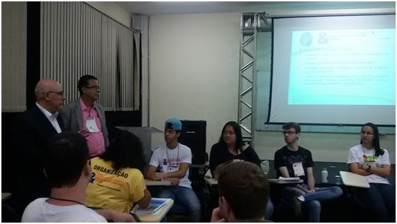 Reitor Modena e Pró-Reitor Wilson durante a mesa-redonda sobre os cursinhos populares do IFSP