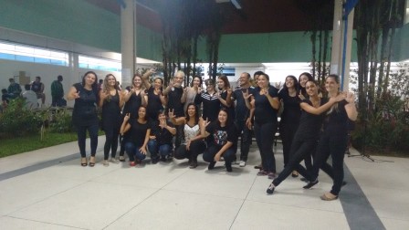 Após apresentação uma foto declarando em um único sinal, nosso amor a Libras e as pessoas com surdez!