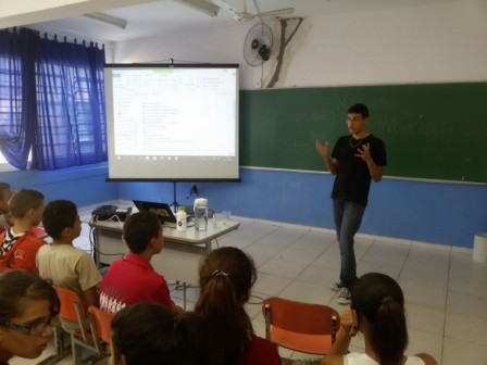Palestra do estudante Dérick