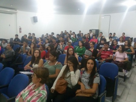 Público presente ao colóquio no período noturno