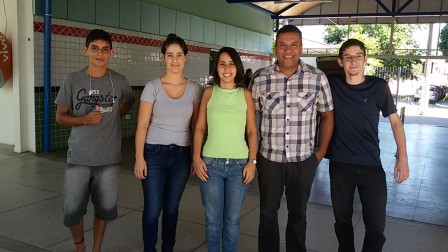 Adilson, Aline Getulio, Mayra, Douglas e Rafael, bolsistas que ajudaram a organizar as atividades