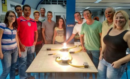 Alunos do 3º módulo do curso Técnico em Edificações, com os professores Valter Mendonça e Samir Fagury