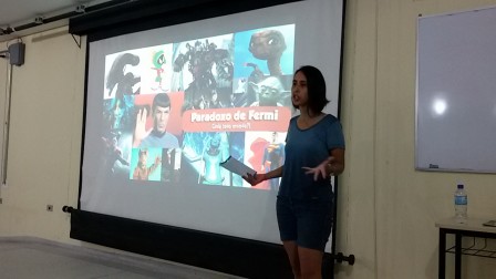 Mayra discute o paradoxo de Fermi