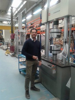 Professor Américo no laboratório da Universidade de Roma Tre
