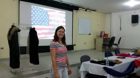 Professora Jaqueline Lopes durante o seu colóquio