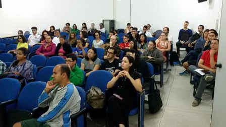 Público presente ao colóquio