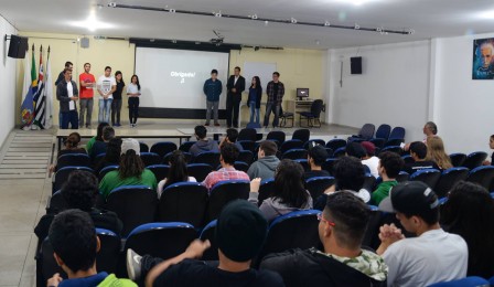 Formandos do curso técnico de Informática para Internet apresentam seus projetos finais
