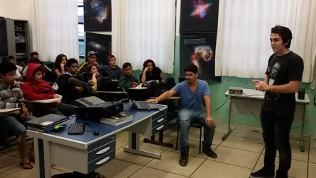 Palestra de Raphael Vitor sobre jogos eletrônicos