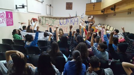 Comunidade do IFSP no interior da câmara municipal de Caraguatatuba