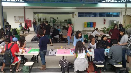 Oficina de cartazes na tarde de 10 de outubro