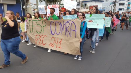 Passeata contra os retrocessos da PEC 241 e da MP 746 na tarde de 11 de outubro
