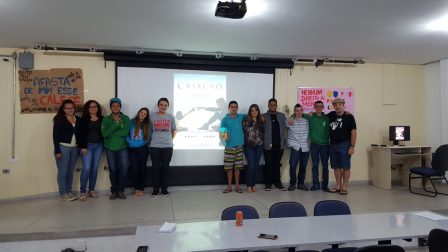 Bolsistas que organizaram este cinedebate junto com professor Ricardo Plaza