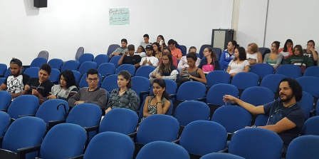 Parte do público presente ao cinedebate sobre Mandela