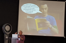 Conferência ministrada pelo físico David Sokoloff