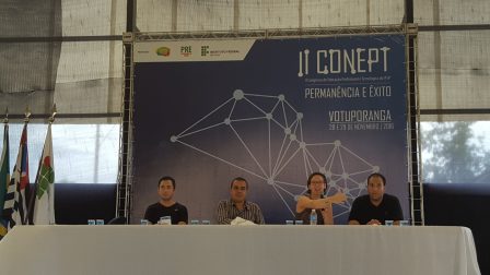 Marcelo, Ivair, Karina e Damione na mesa que debateu a educação na Finlândia