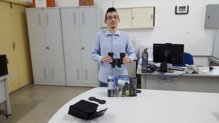 Rafael com binóculo adquirido pelo IFSP-Caraguatatuba, em novembro de 2016
