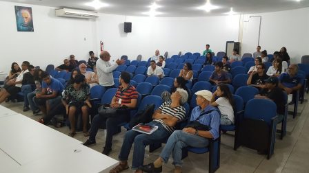 Debate após a exibição do documentário Marighella