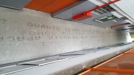 Impressão com água no chão do câmpus de São Paulo do IFSP