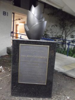 Monumento em memória da professora Ana Rosa Kucinski, desaparecida durante a ditadura militar