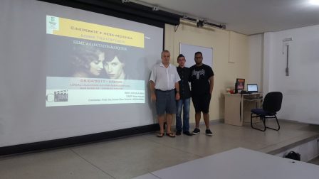 Professor Ricardo Plaza juntamente com seus bolsistas de iniciação científica Rafael e João