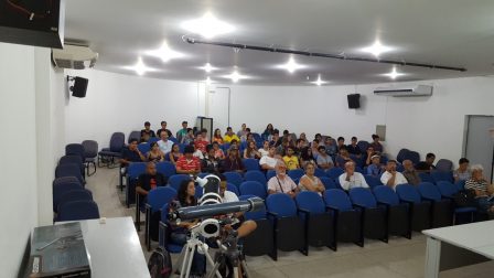 Público presente ao cinedebate sobre o documentário Marighella