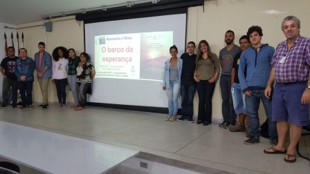 Bolsistas que organizaram este cinedebate junto com professor Ricardo Plaza