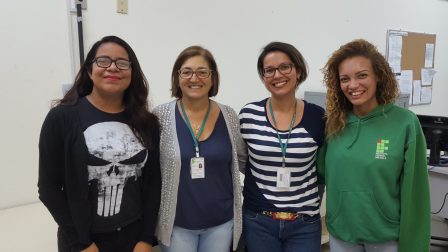 Esta atividade também fez parte das atividades do projeto de extensão “Touba” coordenado pela Profa. Dra. Maria do Carmo Cataldi Muterle e em cuja equipe faz parte também a Profa. Ticiana Couto Roquejani; as bolsistas Aline da Silva de Oliveira e Sabrina Fogaça de Almeida, orientadas pela professora Maria do Carmo, também participaram ativamente deste cinedebate. O projeto Touba preocupa-se com a integração cultural e a inserção social e econômica de 25 refugiados senegaleses que residem atualmente no litoral norte de São Paulo.