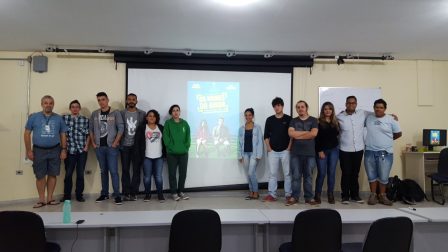Professor Ricardo Plaza e seus bolsistas de extensão e de iniciação científica