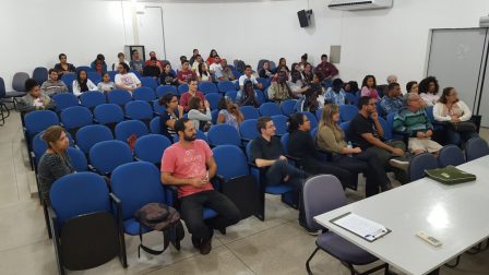 Público presente ao cinedebate