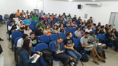 Público presente ao colóquio do professor Iuda