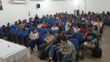 Público presente na Mostra de Vídeos “As mulheres e suas lutas”